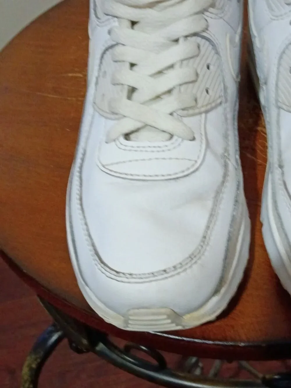Nike Air Max 90 White Low Top Leather Sneaker Youth Kids Size 6Y CD6864-100
